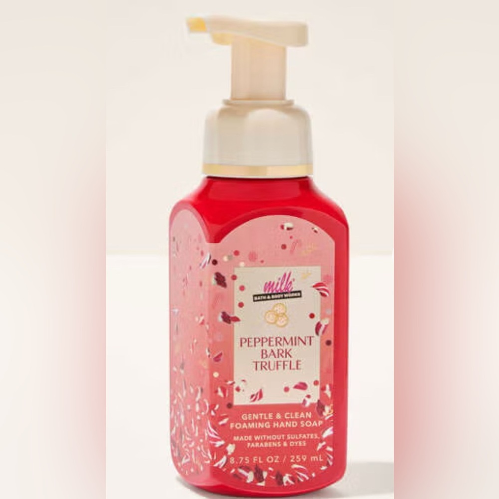 Bath & Body Works Peppermint Bark Truffle Foaming Hand Soap Bundle of 2